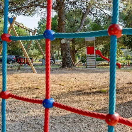 For Six People Jezera