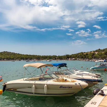 Διαμέρισμα For Six People Jezera Tisno