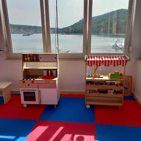 For Six People Jezera * Tisno