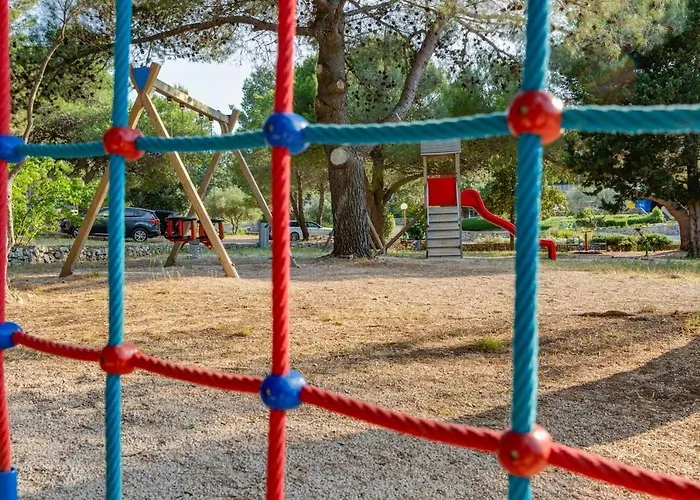 For Six People Jezera