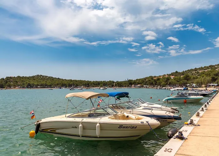 Apartman For Six People Jezera Tisno