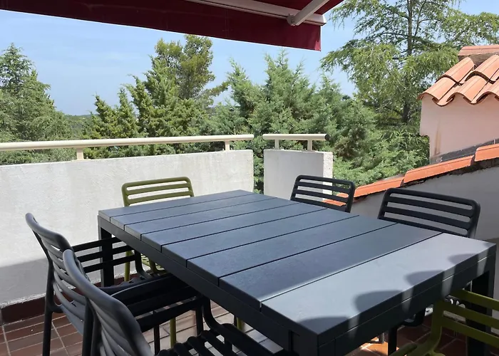 Apartment For Six People Jezera