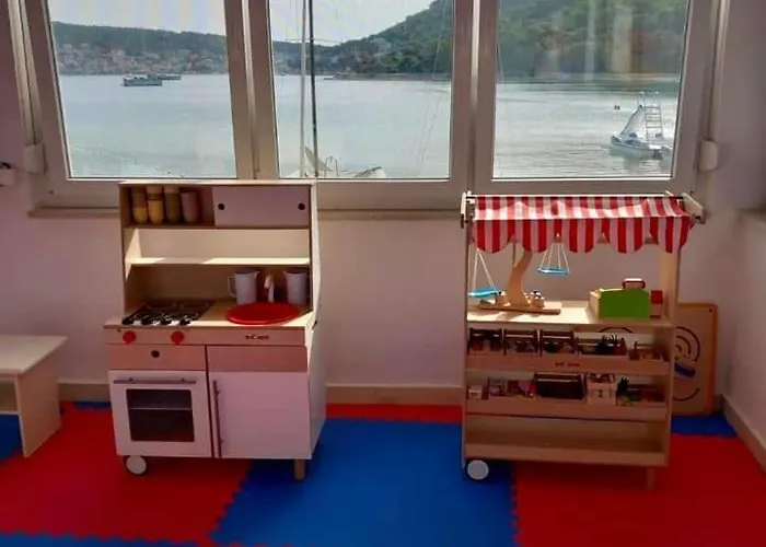 For Six People Jezera * Tisno